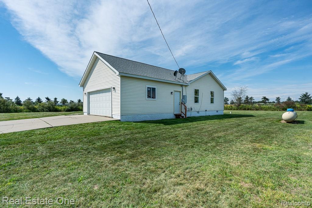 10185 N Genesee Road, Mount Morris, MI 48458 — Photo 28