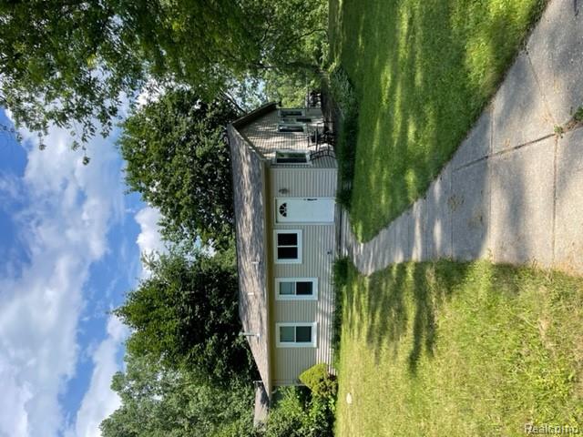 9950 LAKEVIEW Road, Brandon, MI — front exterior