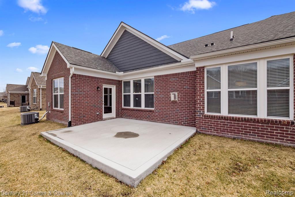48756 ROCKVIEW Road, Novi, MI — Photo 27