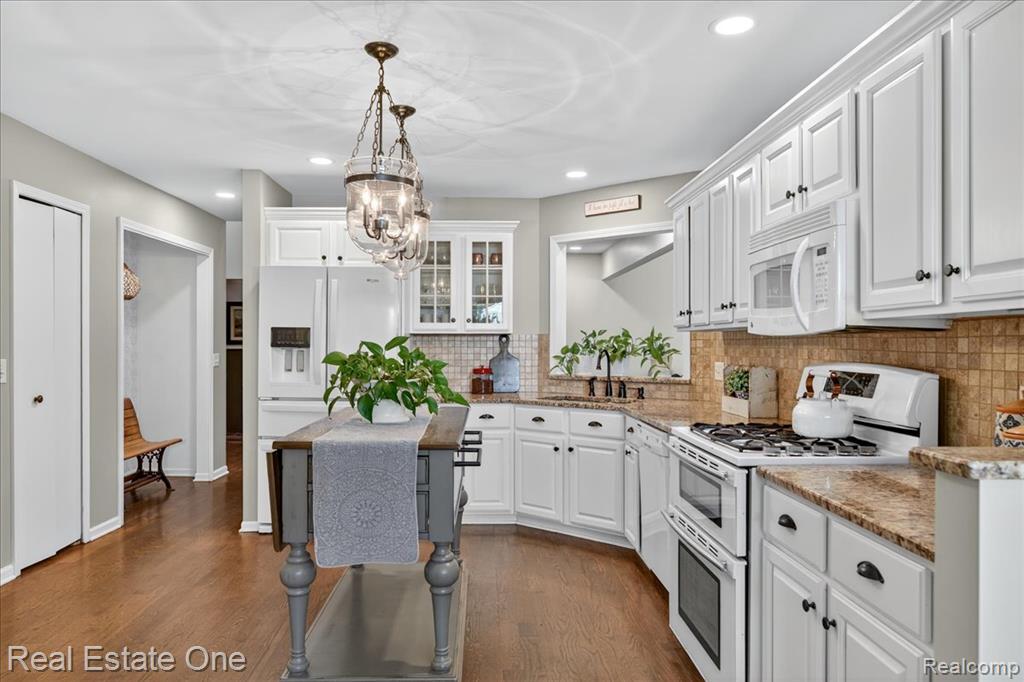 693 Knibbe Road, Lake Orion, MI 48362 — Photo 38