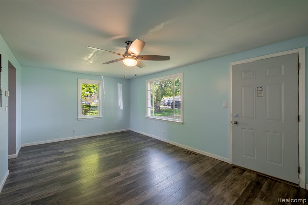 4472 MARLBOROUGH Drive, Flint, MI 48506 — Photo 3