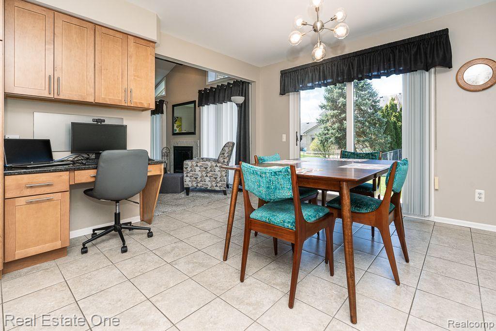 40323 FORDWICH Drive, Sterling Heights, MI 48310 — Photo 22