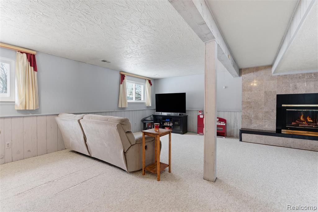 724 W Oxhill Drive, White Lake, MI — Photo 22