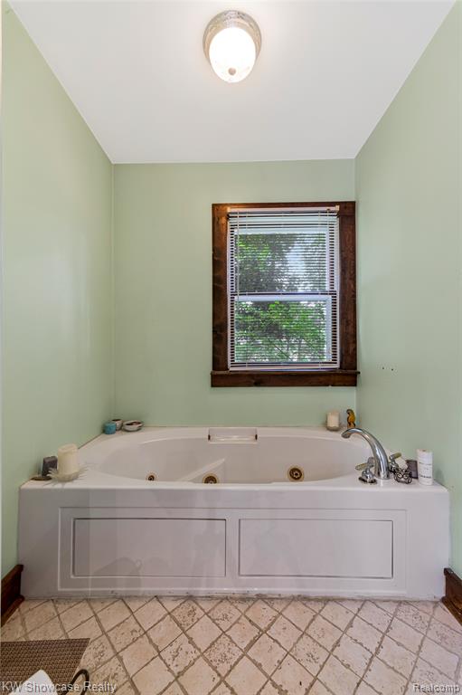 3980 Spencer Terrace, West Bloomfield, MI 48323 — Photo 33