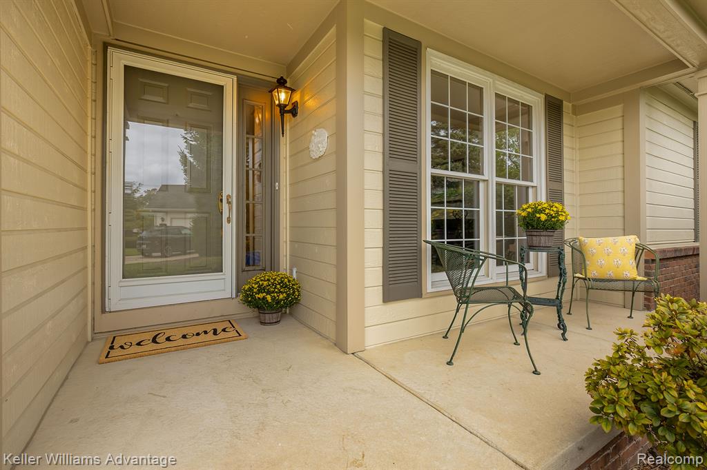 39542 VILLAGE RUN Drive, Northville, MI 48168 — Photo 5