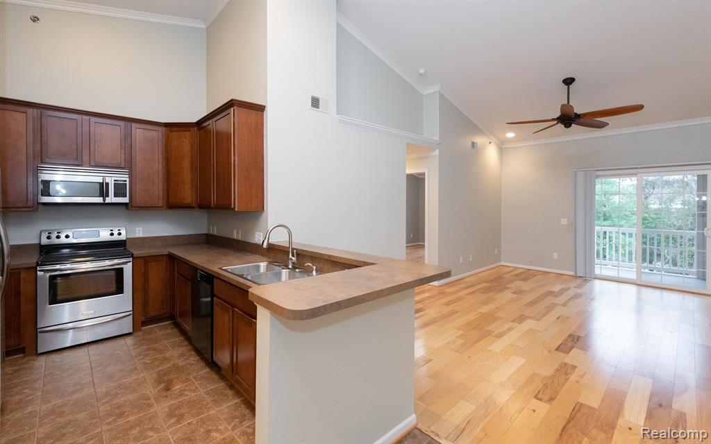 6600 TRILLIUM VILLAGE Lane, 23, Clarkston, MI — Photo 12