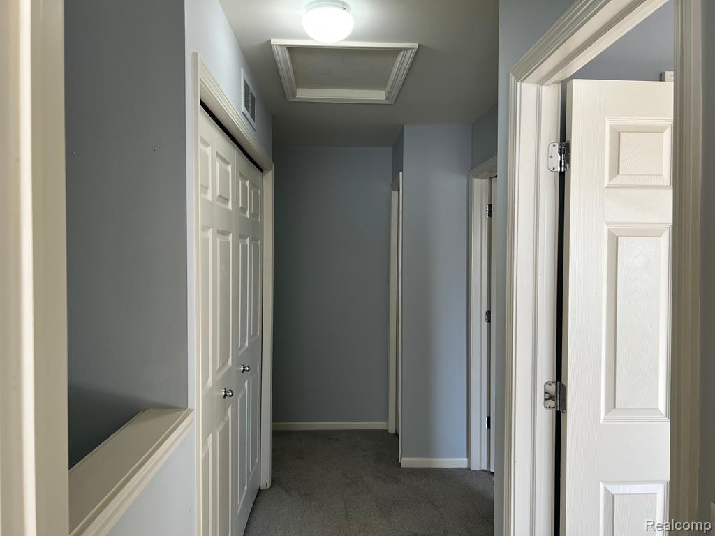 26652 KIRKWAY Drive, Woodhaven, MI 48183 — Photo 29