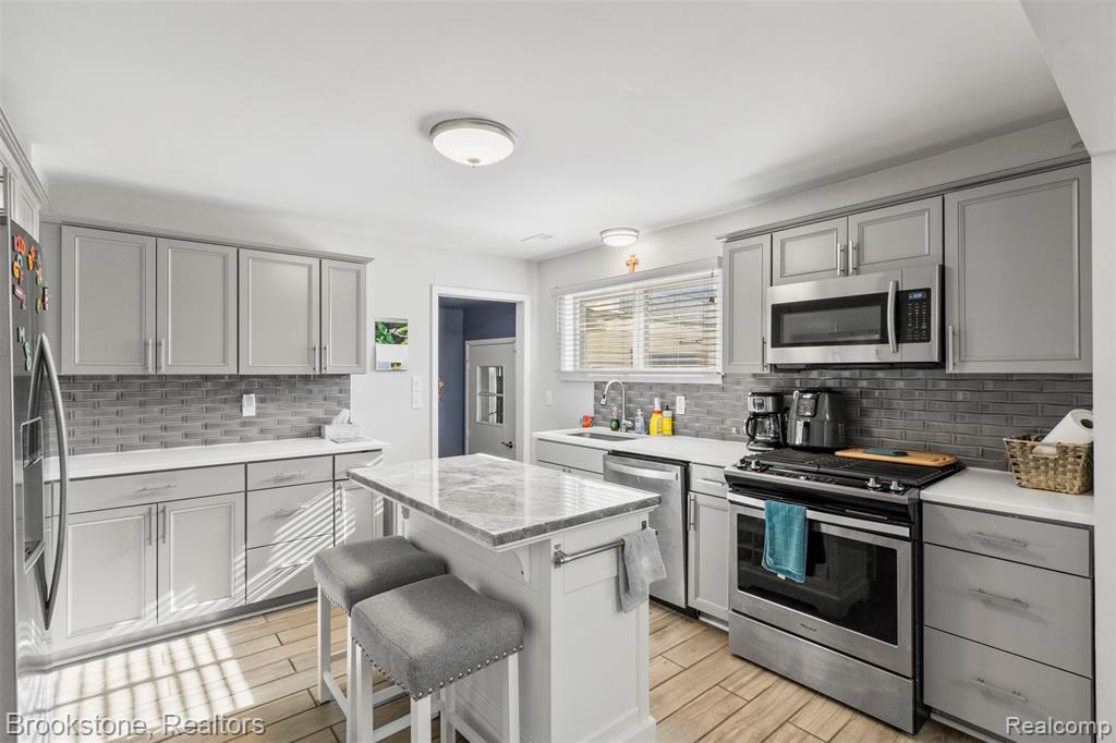 42475 Postiff Avenue, Plymouth, MI 48170 — Photo 12