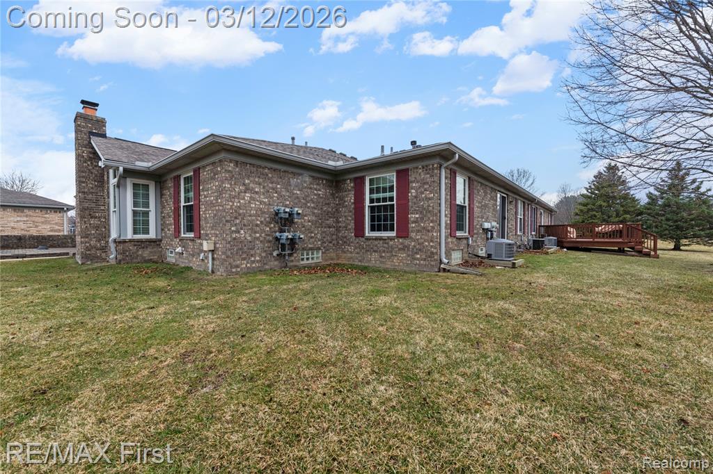 48578 Edgemont Court, Utica, MI 48315 — Photo 32