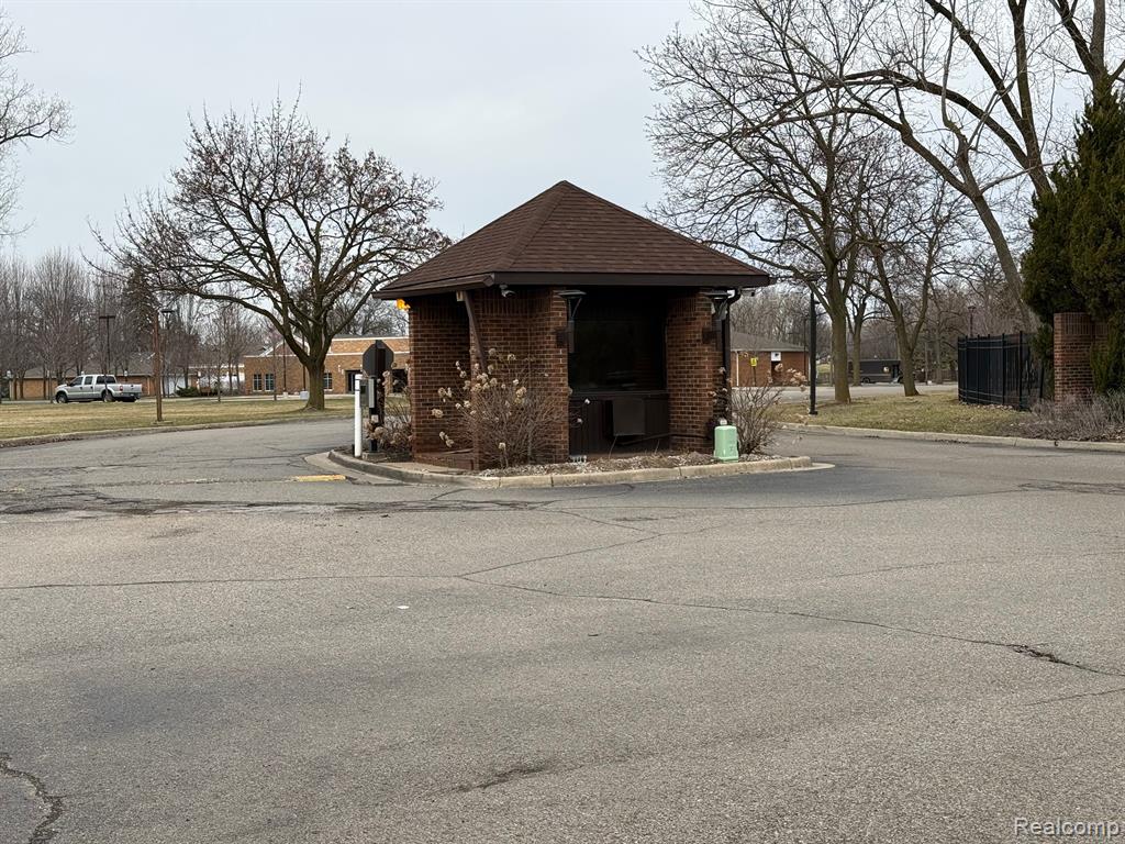 11 KIMBERLY Lane, 54, Dearborn, MI 48120 — Photo 69
