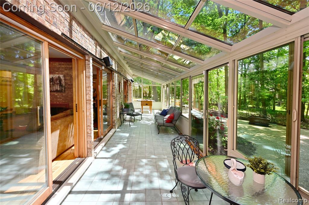 5684 Sussex Court, Troy, MI 48098 — Photo 13