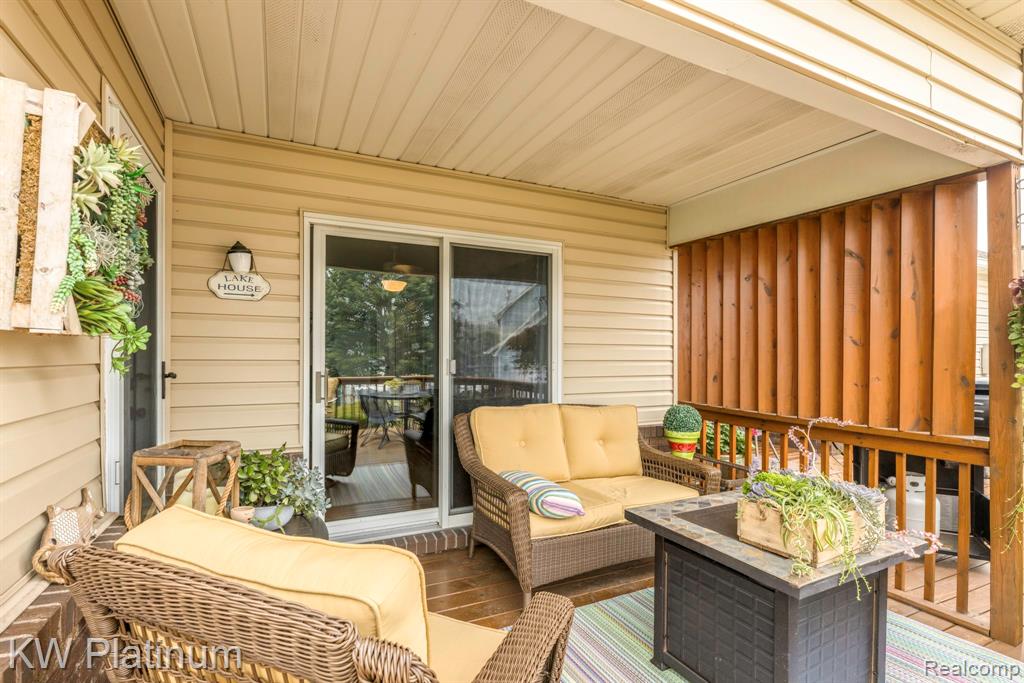 819 E Pointe, Port Huron, MI 48060 — Photo 44