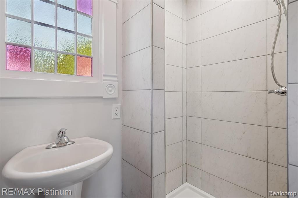 126 W Hanover Street, Marshall, MI 49068 — Photo 31
