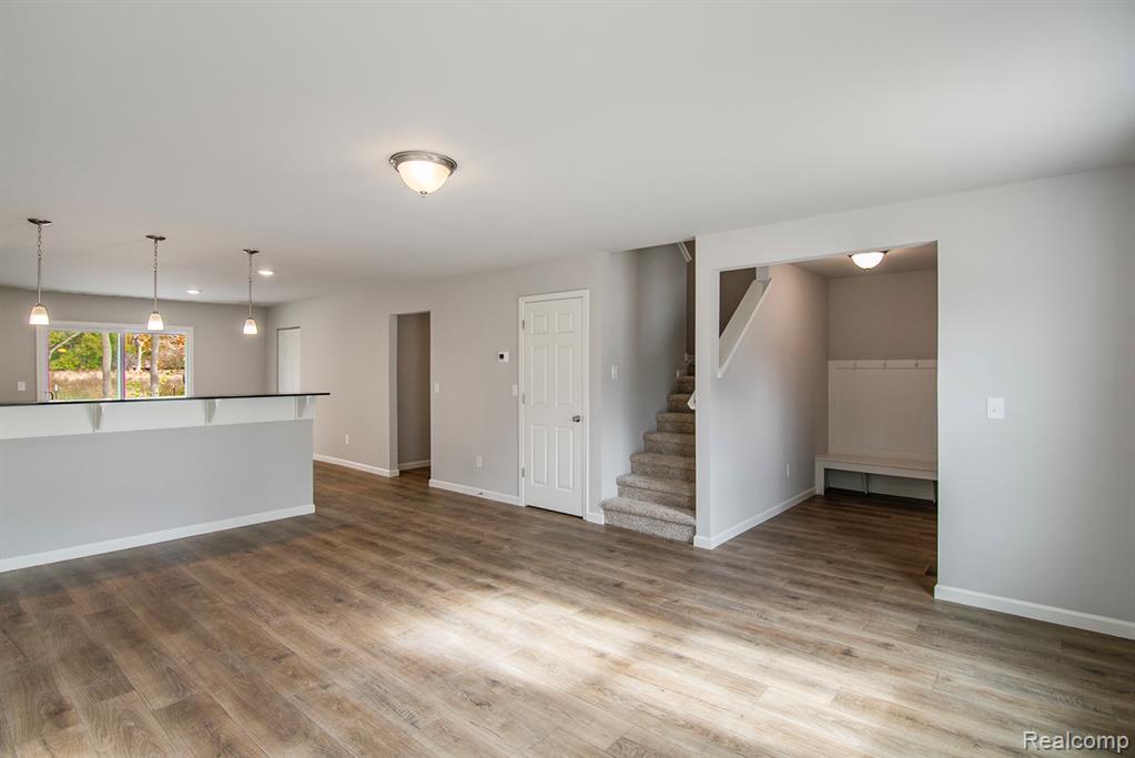 204 Kingsberry Drive, Blissfield, MI 49228 — Photo 2