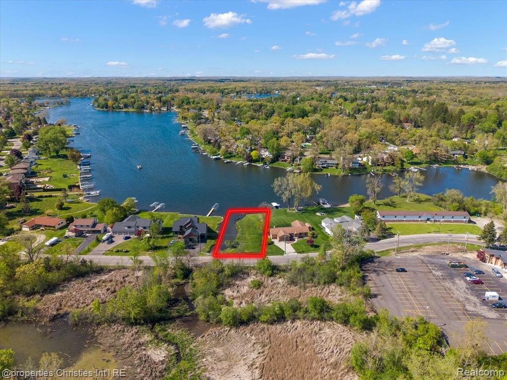 188 Wolverine Drive, Wolverine Lake, MI 48390 — Photo 8