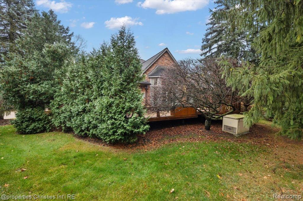 5579 Pine Brooke Court, Bloomfield Hills, MI 48304 — Photo 45