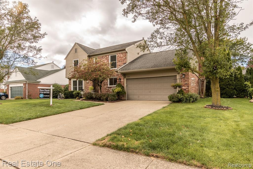 5201 CROWFOOT Drive, Troy, MI 48085 — Photo 2