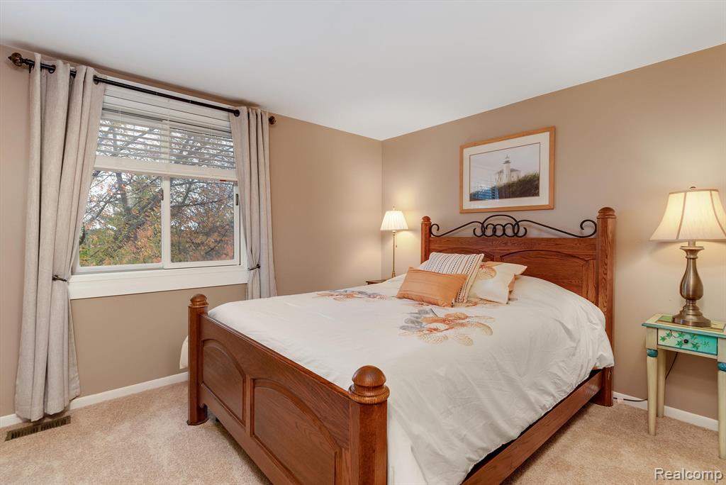 682 Heritage Lane S, Rochester Hills, MI 48309 — Photo 33
