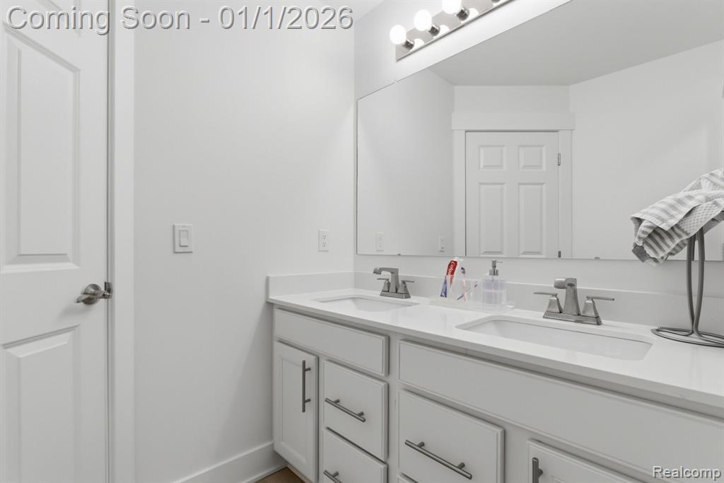 51672 Times Square Drive, Shelby Twp, MI 48315 — Photo 24