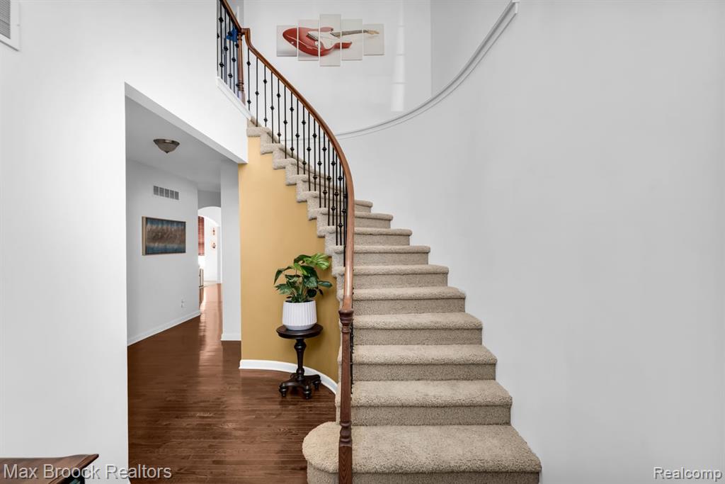 27023 Ladbroke Street, Novi, MI — Photo 20