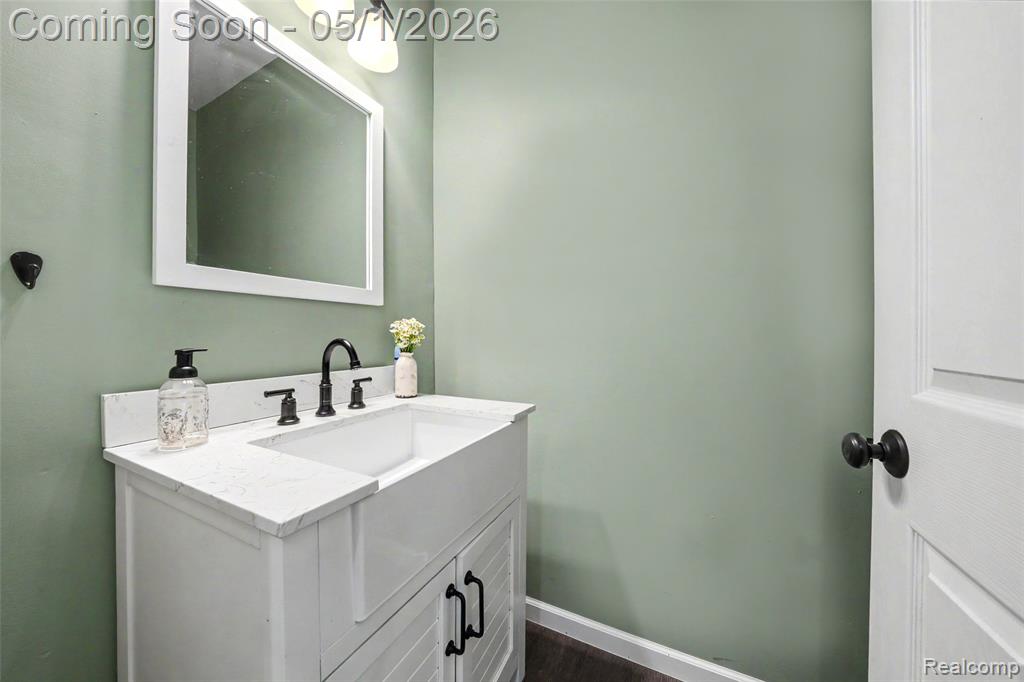 1721 ALMA Avenue, Waterford, MI 48327 — Photo 9