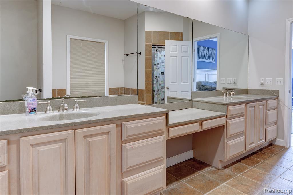 11709 Osprey Bay Road, Davisburg, MI 48350 — Photo 17