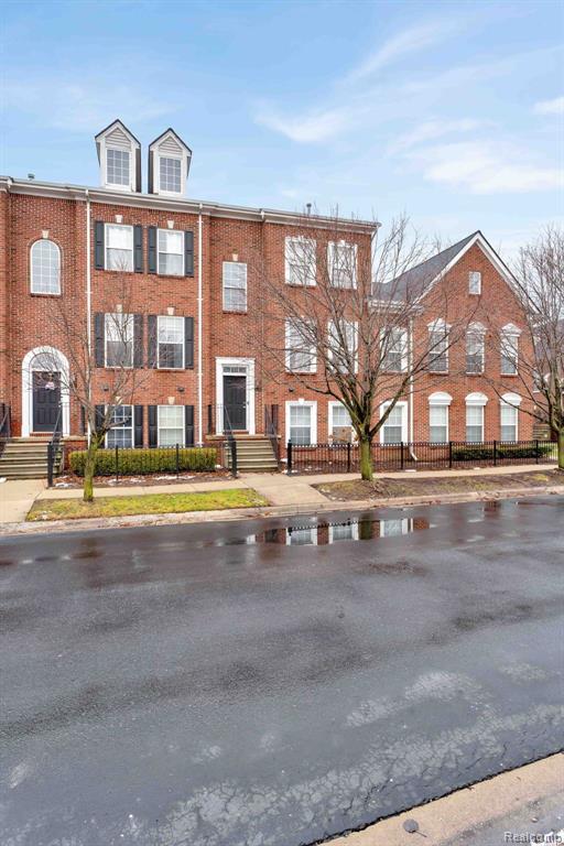 42849 Richmond Drive, Sterling Heights, MI 48313 — Photo 2