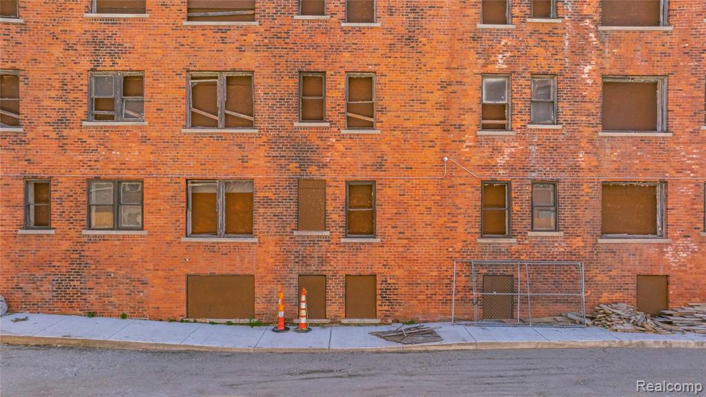 69 Seward Street, Detroit, MI 48202 — Photo 9