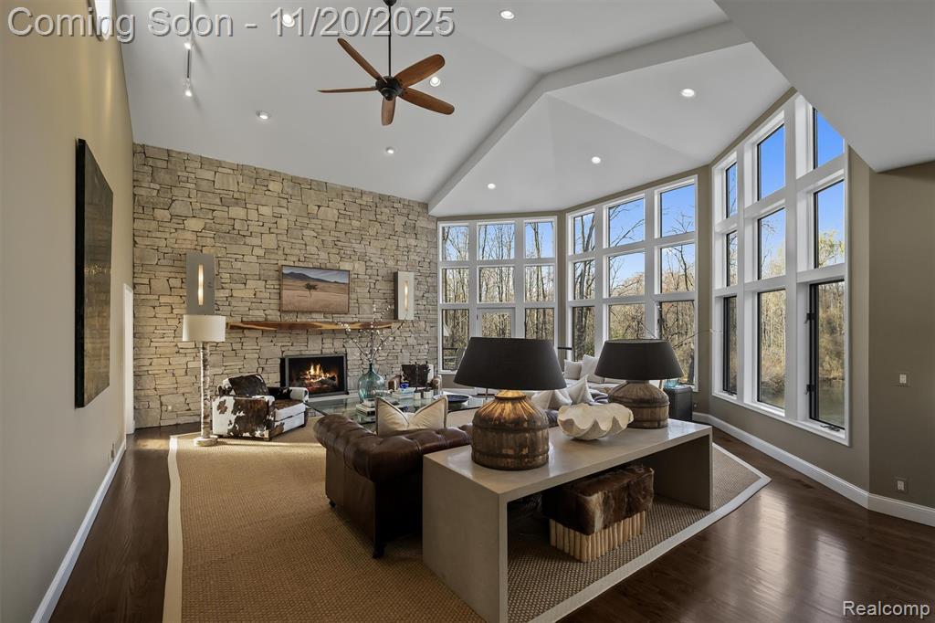 5764 Bloomfield Glens Road, West Bloomfield, MI — Photo 4