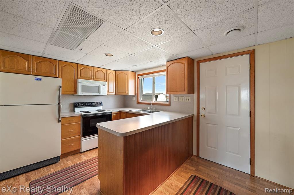 8395 N Channel - Harsens Island, Clay, MI 48001 — Photo 11