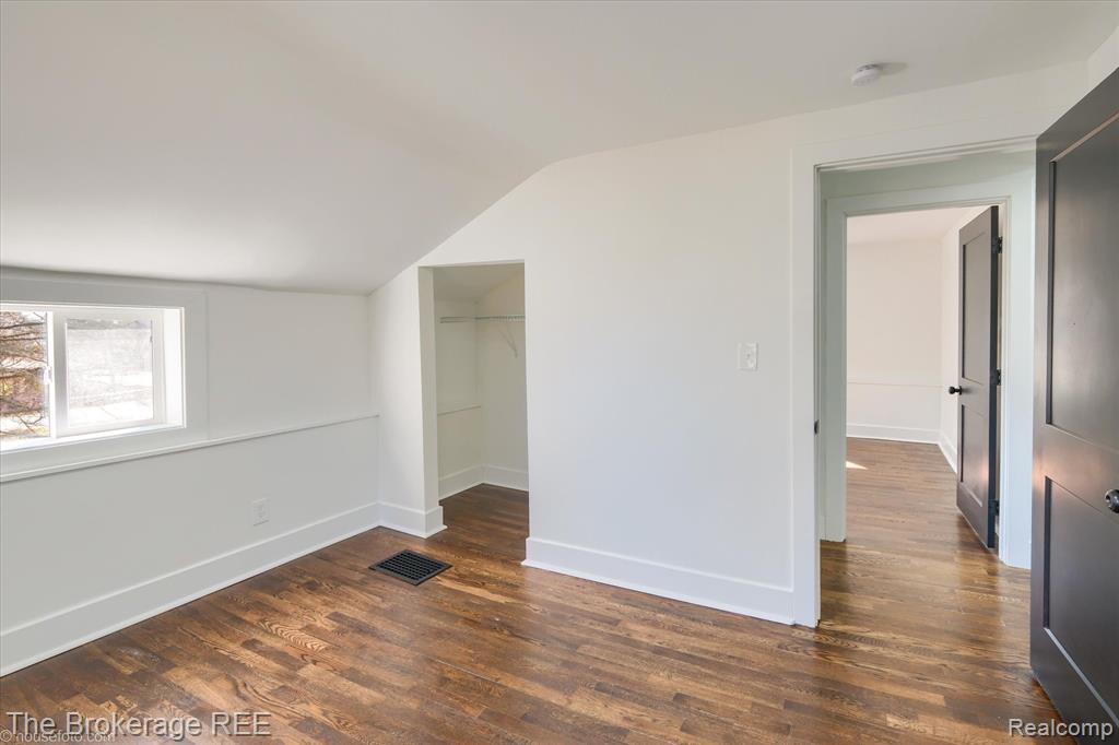 5447 Sitka Street, Burton, MI 48519 — Photo 37
