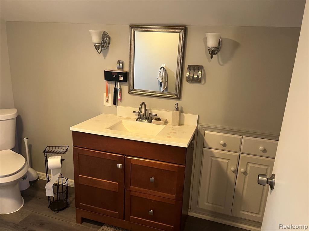 8054 Potomac, Center Line, MI 48015 — Photo 15