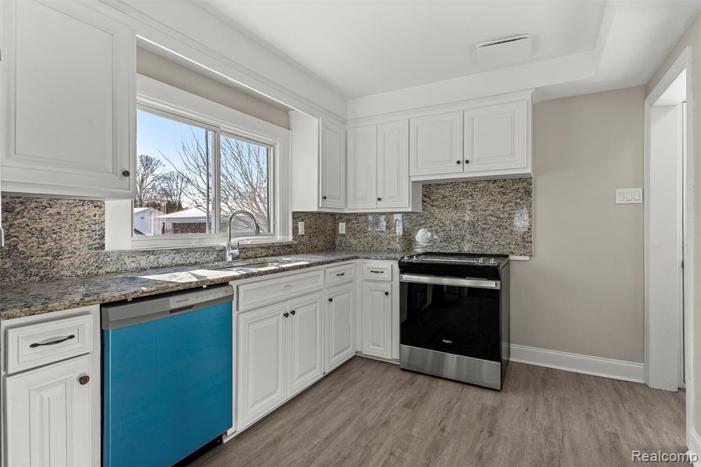 9327 Columbia, Redford, MI 48239 — Photo 13