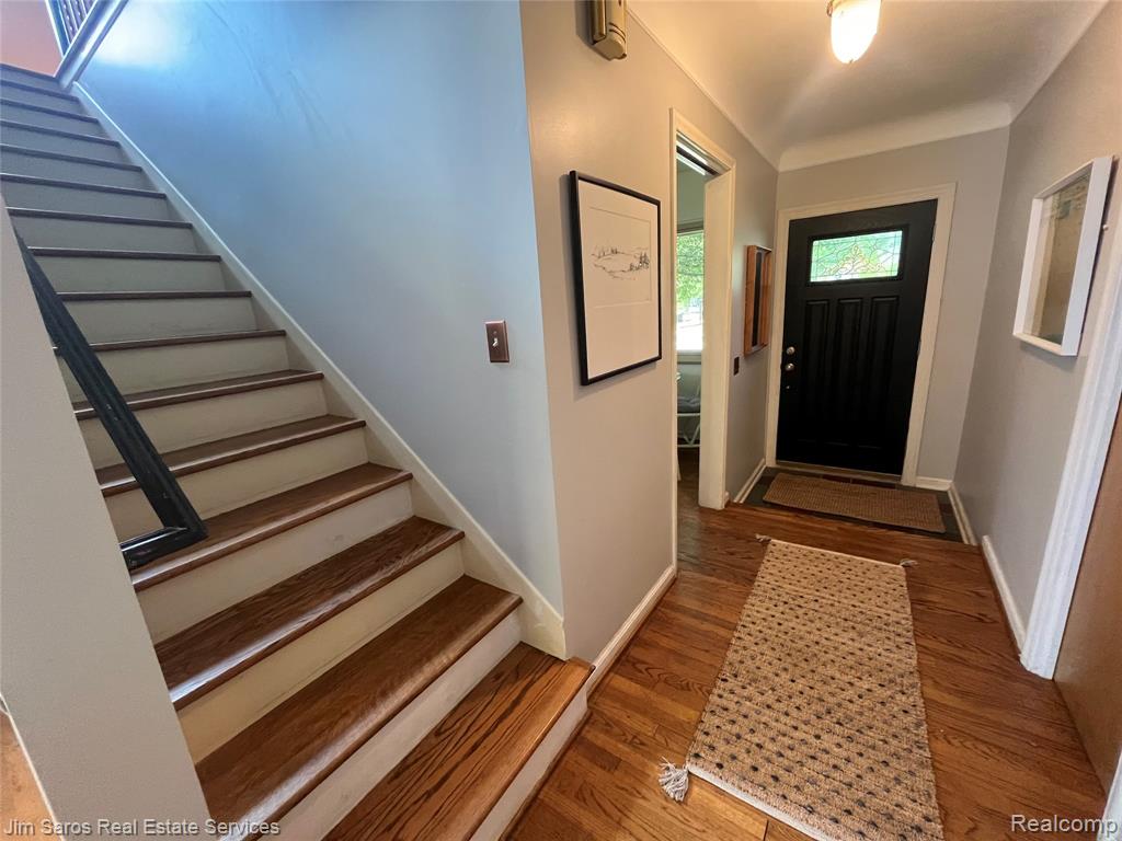 935 S Brys Drive, Grosse Pointe Woods, MI 48236 — Photo 9