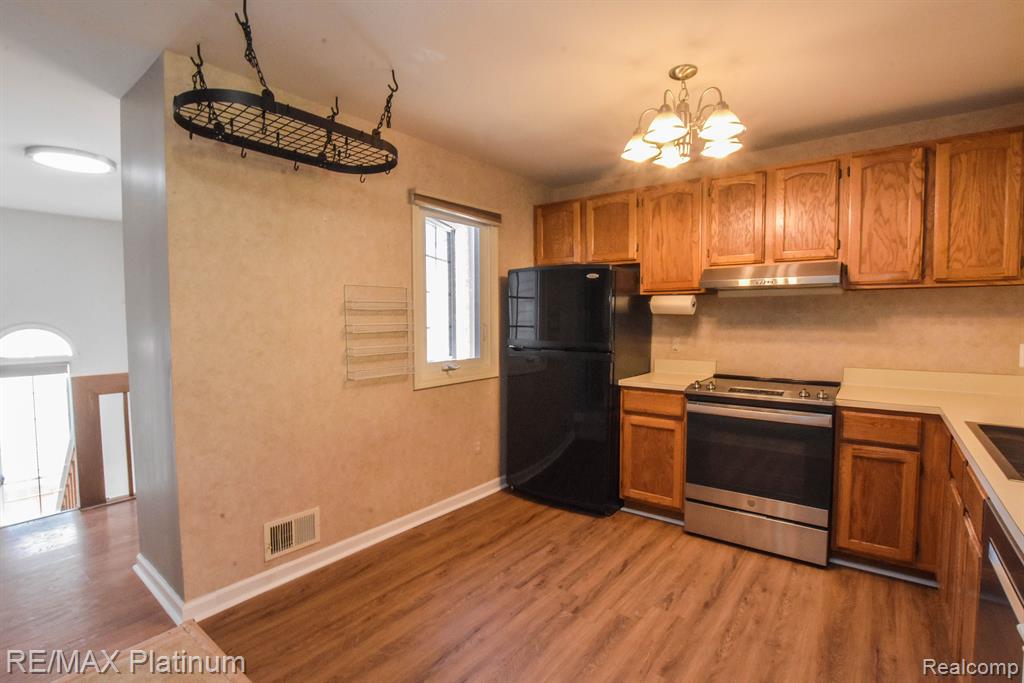 900 RIDGE, Brighton, MI 48116 — Photo 18