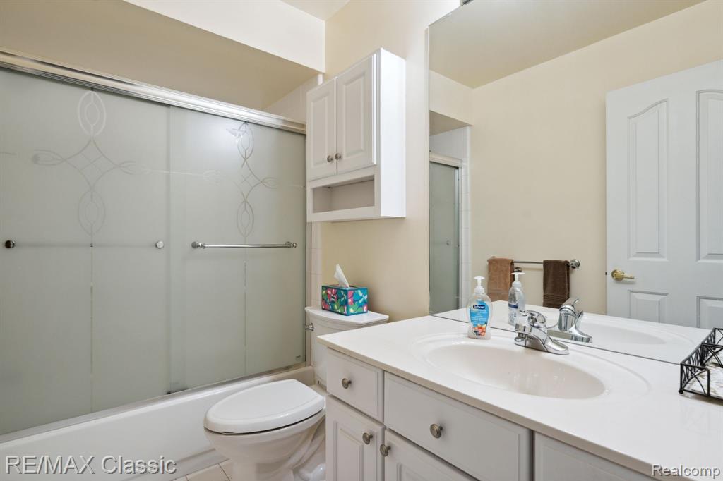 39508 VILLAGE RUN Drive, Northville, MI 48168 — Photo 29