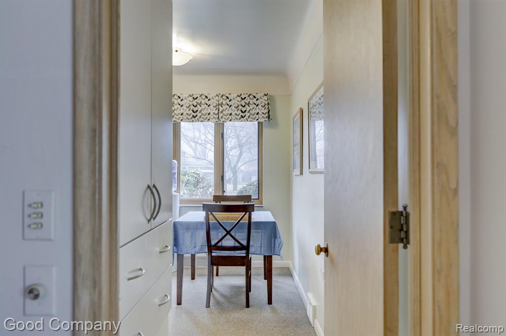 1557 Lochmoor Boulevard, Grosse Pointe Woods, MI 48236 — Photo 16