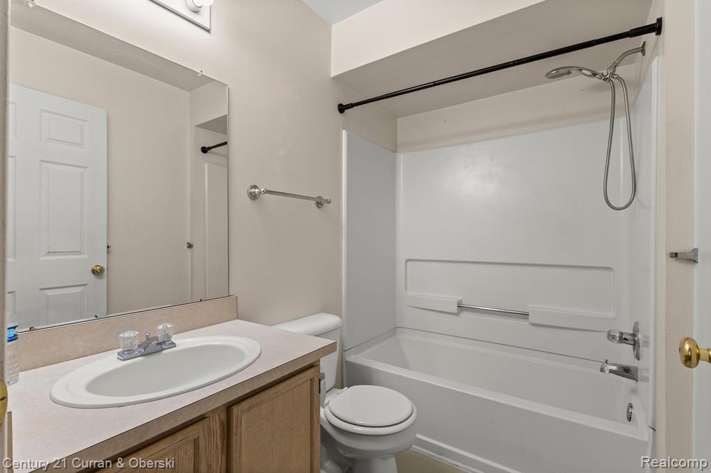 4255 SCHAEFER Road, Dearborn, MI 48126 — Photo 8