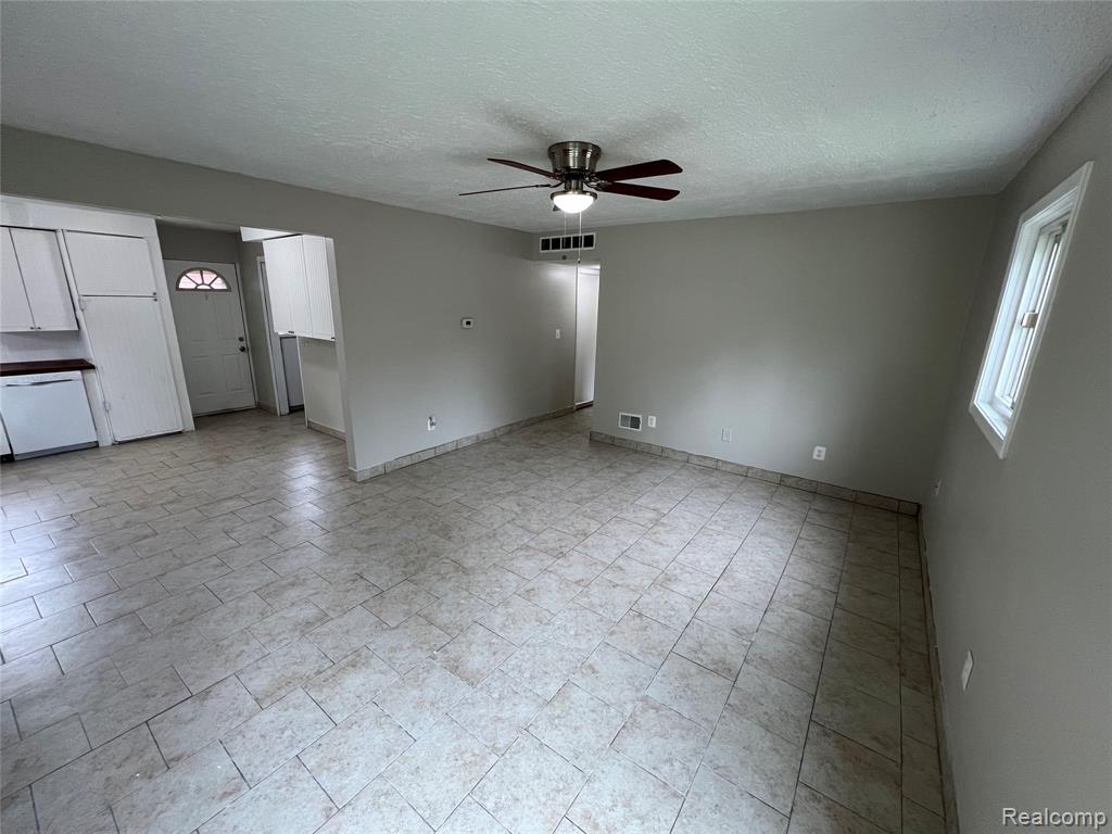 4696 Roosevelt Boulevard, Dearborn Heights, MI, 48125