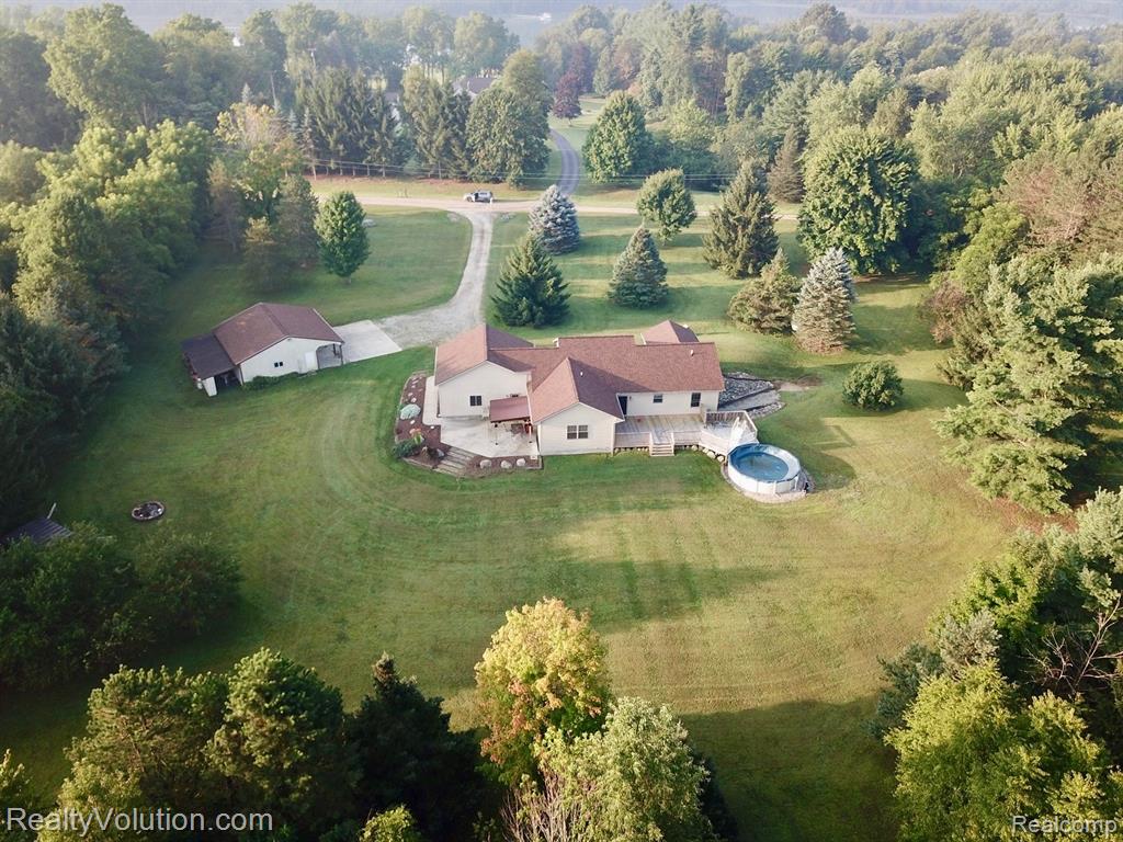 5885 Skyview Drive, Imlay City, MI 48444 — Photo 2