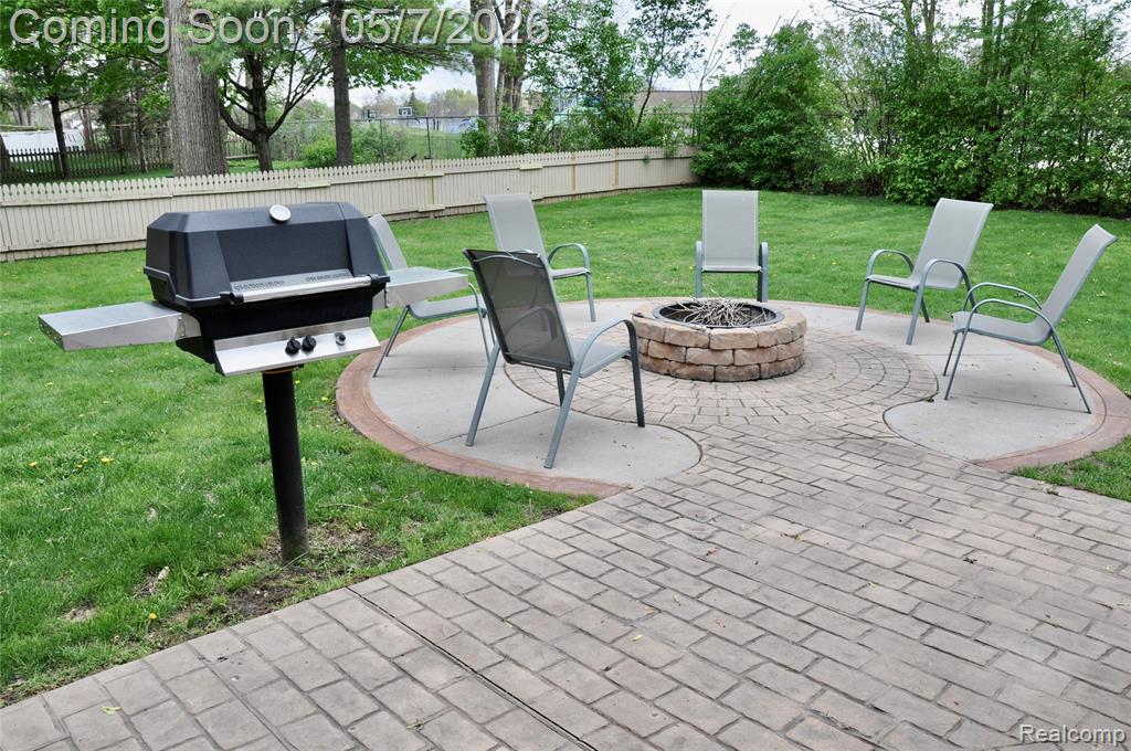 5443 English Drive, Troy, MI 48085 — Photo 22