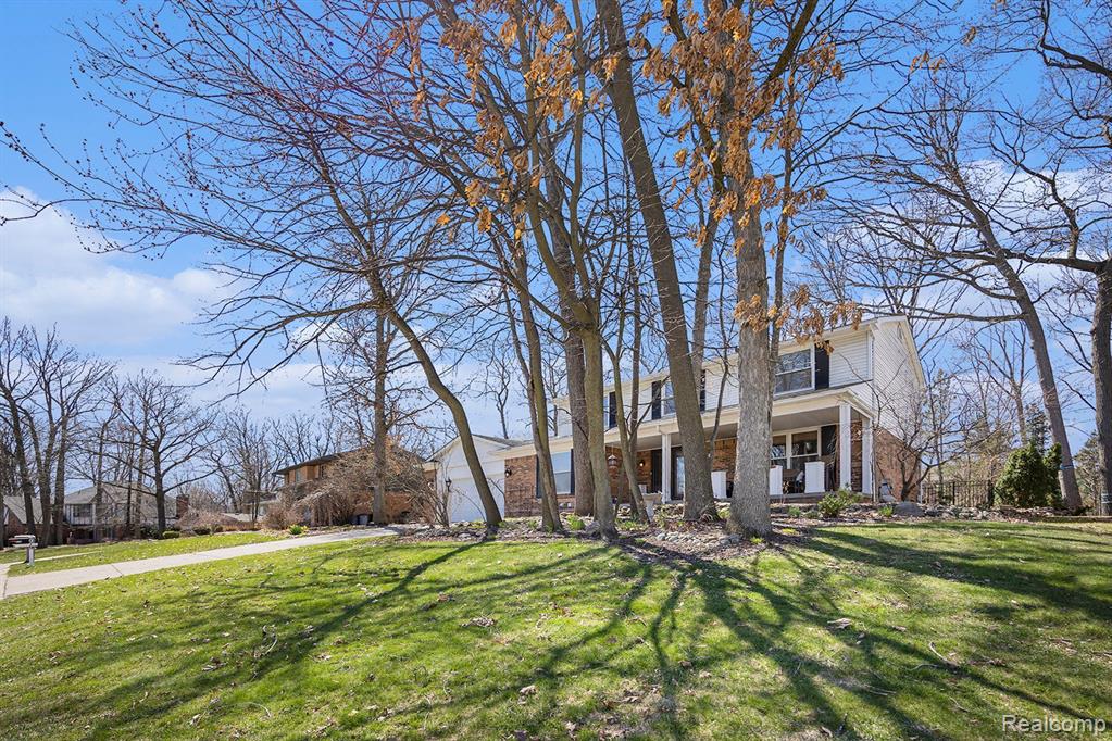 779 MEDINAH Drive, Rochester Hills, MI 48309 — Photo 52