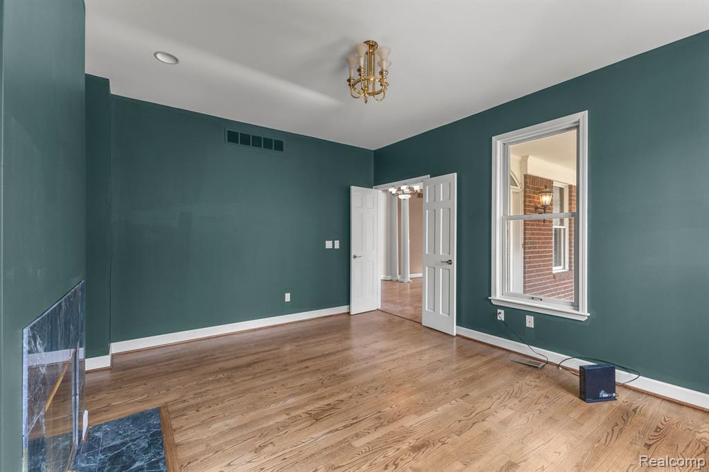 6555 WARREN Road, Ann Arbor, MI 48105 — Photo 17