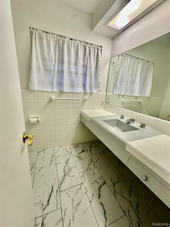 9171 E OUTER Drive, Detroit, MI 48213 — Photo 18