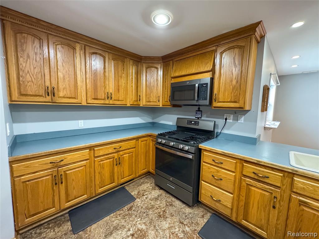 5381 Merrick Street, Dearborn Heights, MI 48125 — Photo 9