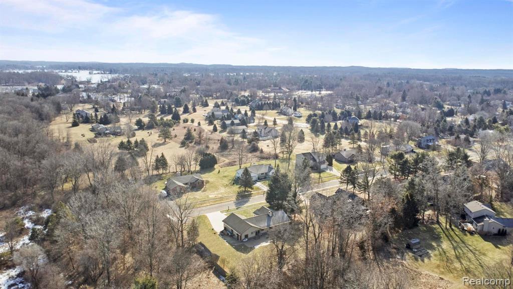 4025 PRESIDENTIAL Way, Highland, MI 48356 — Photo 8