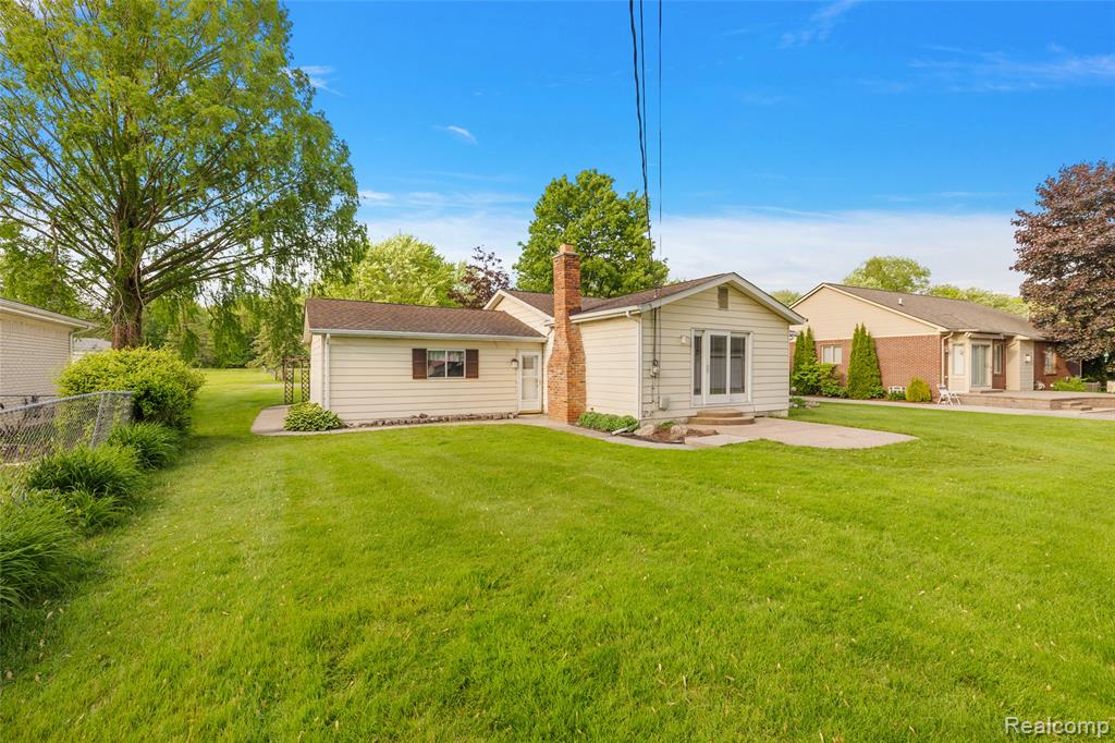 48242 FORBES Drive, Chesterfield, MI 48047 — Photo 32