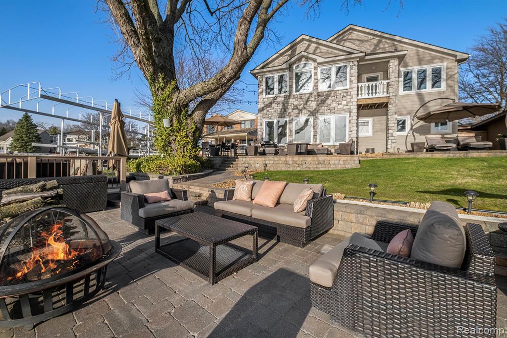8460 WOODLAND SHORE Drive, Brighton, MI 48114 — Photo 3