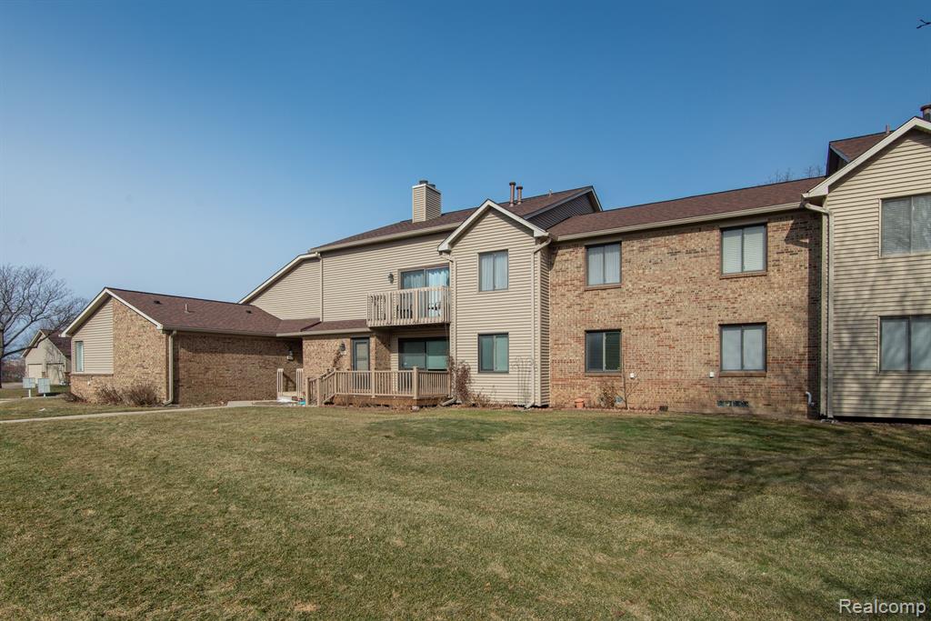 7075 ELMHURST, West Bloomfield, MI — Photo 27