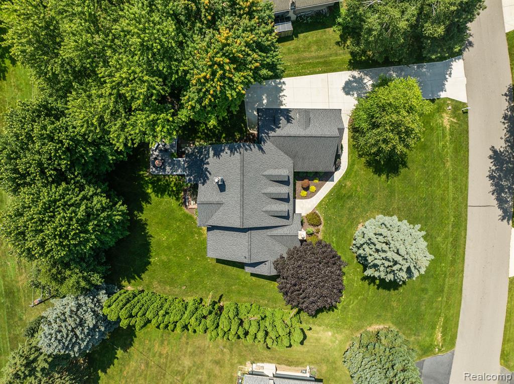 733 LONGFORD Drive, Rochester Hills, MI 48309 — Photo 7